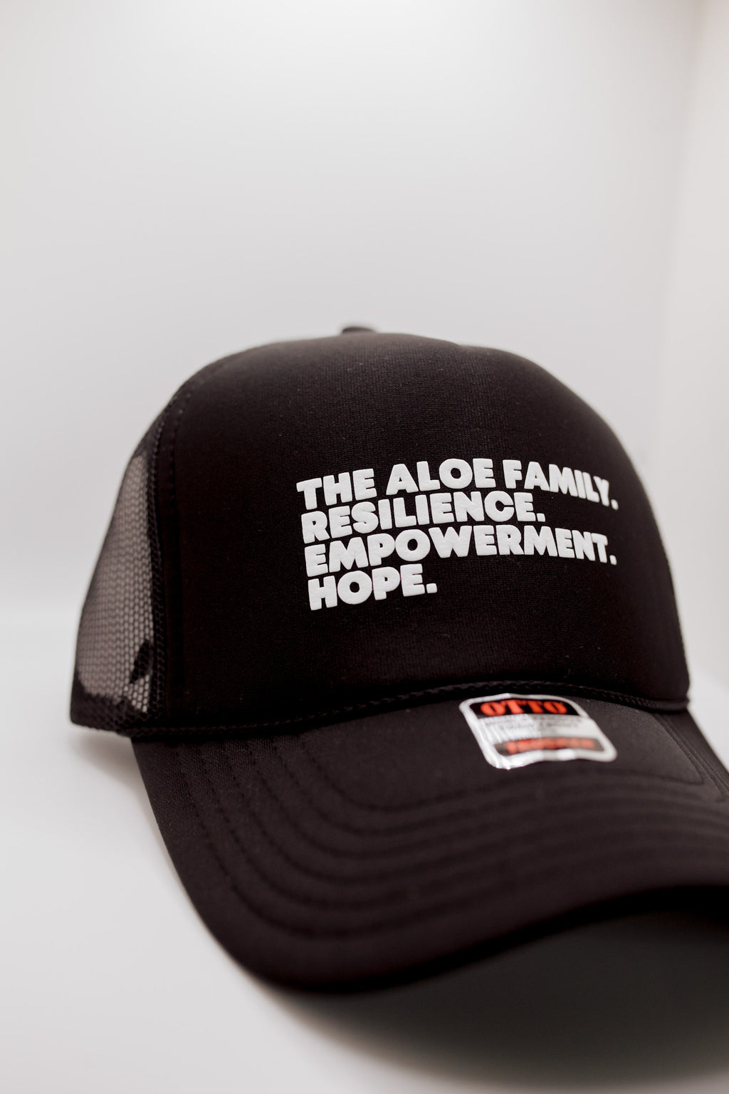 La Familia Aloe Hat Black